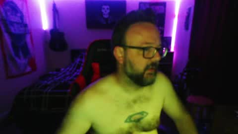 Snapshot of 3ndlessmike chatting on 05-19-26, 10:43 3ndlessmike online show from 05-19-26, 10:43