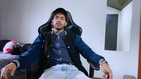 Snapshot of 3v1l_ chatting on 11-03-25, 10:21 E V I L online show from 11-03-25, 10:21