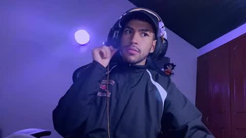 Snapshot of 3v1l_ chatting on 01-06-26, 12:14 E V I L online show from 01-06-26, 12:14