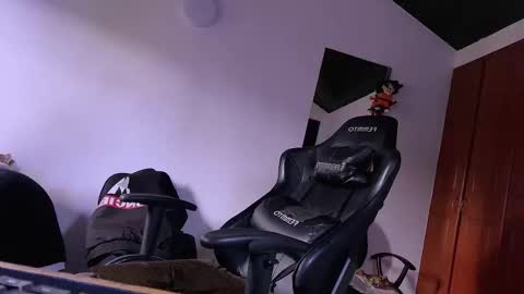 Snapshot of 3v1l_ chatting on 01-15-26, 09:07 E V I L online show from 01-15-26, 09:07