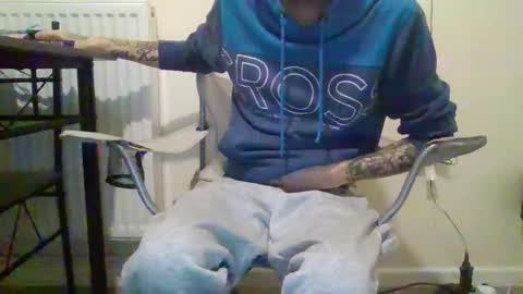 420feetloverr420 online show from 12-02-25, 05:35