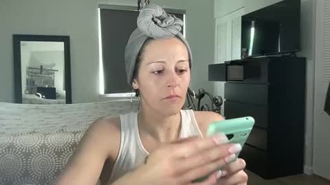 Snapshot of 420kc_couple chatting on 05-27-26, 03:20 KC420Couple online show from 05-27-26, 03:20