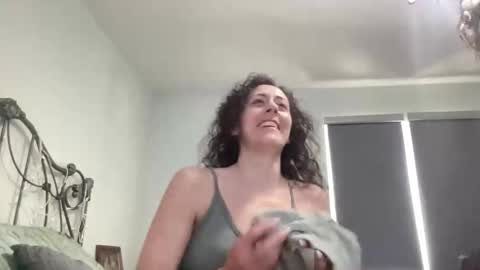 Snapshot of 420kc_couple chatting on 06-04-26, 05:08 KC420Couple online show from 06-04-26, 05:08