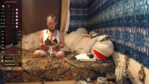 420stonerchick online show from 03-25-26, 03:01