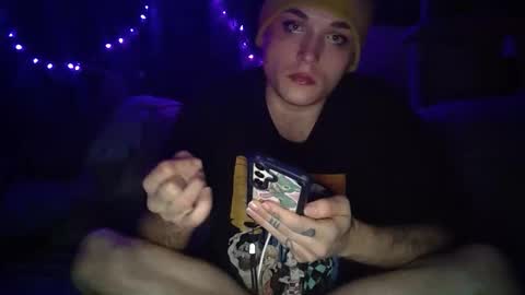 Snapshot of 4ddies_little9irl chatting on 12-20-24, 11:21 Gagecat online show from 12-20-24, 11:21