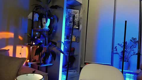 Sunshine online show from 12-18-24, 04:42