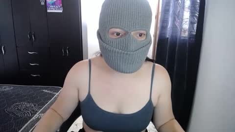 Snapshot of 666maskgirl chatting on 12-02-24, 05:15 SHANNON online show from 12-02-24, 05:15