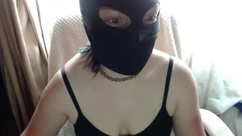 Snapshot of 666maskgirl chatting on 09-16-25, 05:14 SHANNON online show from 09-16-25, 05:14