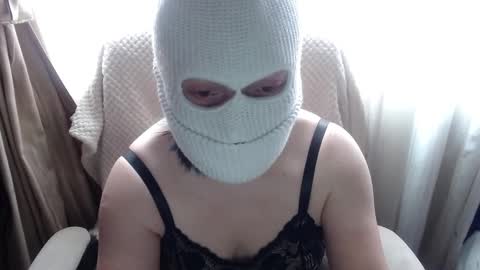 Snapshot of 666maskgirl chatting on 09-22-25, 05:37 SHANNON online show from 09-22-25, 05:37