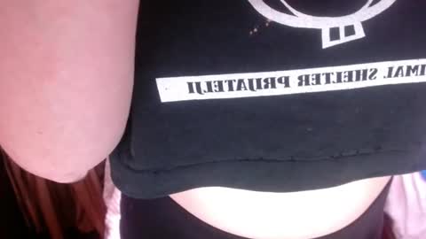 Snapshot of 666maskgirl chatting on 09-24-25, 05:27 SHANNON online show from 09-24-25, 05:27