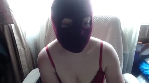 Snapshot of 666maskgirl chatting on 09-25-25, 05:05 SHANNON online show from 09-25-25, 05:05