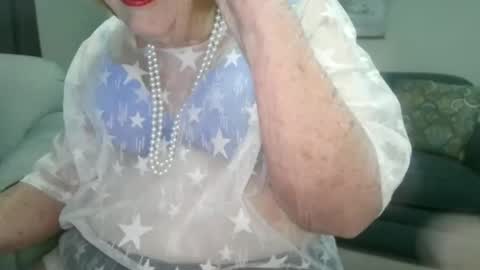 Snapshot of 66missy chatting on 11-01-25, 01:02 Missy online show from 11-01-25, 01:02