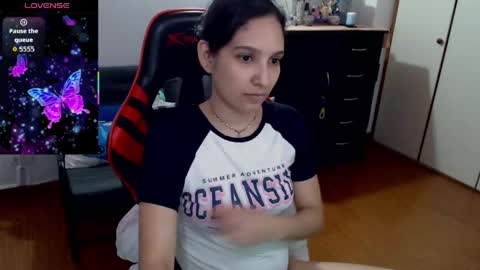 Snapshot of 69_shades chatting on 04-27-26, 08:29 lucero online show from 04-27-26, 08:29
