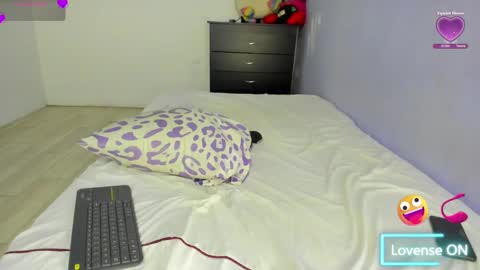 Snapshot of 6_bunny_9 chatting on 01-08-25, 12:17 Celeste online show from 01-08-25, 12:17