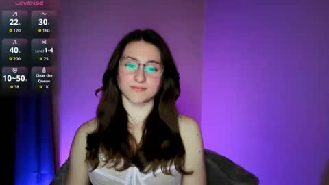 6babylaila9 online show from 04-19-26, 07:27