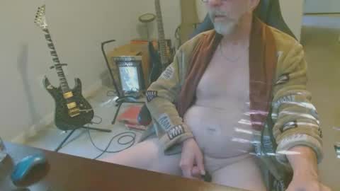 Snapshot of 6stringer62 chatting on 04-05-26, 08:39 6stringer62 online show from 04-05-26, 08:39