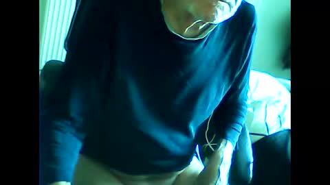 Snapshot of 73yves chatting on 04-05-26, 05:37 73yves online show from 04-05-26, 05:37