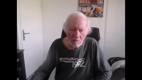 Snapshot of 73yves chatting on 04-26-26, 07:50 73yves online show from 04-26-26, 07:50