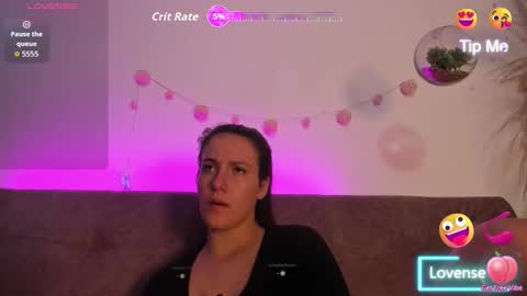 milu online show from 10-18-25, 11:33