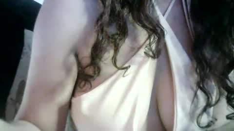 Snapshot of 77lilu chatting on 10-12-25, 08:30 Lilu online show from 10-12-25, 08:30
