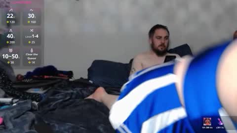 7inch hole punch online show from 03-03-26, 05:02