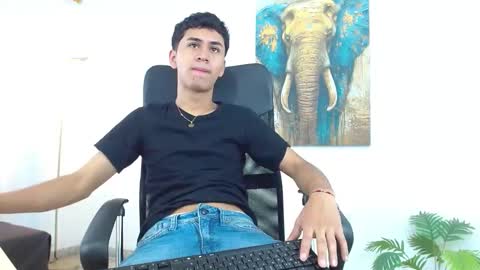 Alan online show from 10-31-25, 01:23