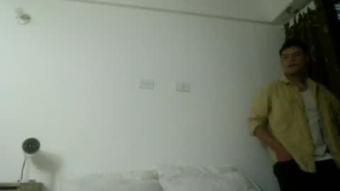 Snapshot of 82tomas chatting on 04-19-26, 01:05 82tomas online show from 04-19-26, 01:05