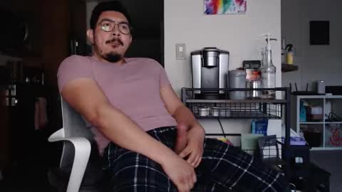 Snapshot of 8888_5555 chatting on 12-17-25, 03:40 Antonio online show from 12-17-25, 03:40