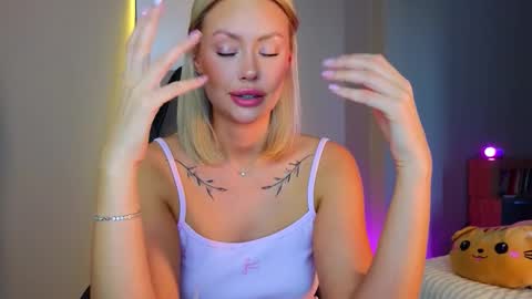 Snapshot of 88_nura chatting on 10-25-25, 02:30 Nura online show from 10-25-25, 02:30