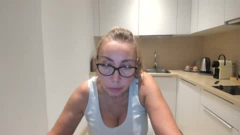 Snapshot of 8ciara chatting on 11-13-25, 01:21 8ciara online show from 11-13-25, 01:21