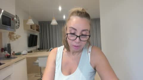 8ciara online show from 11-21-25, 10:25