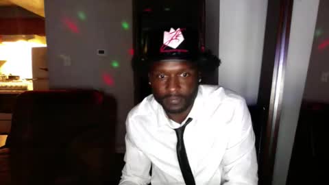 Snapshot of 8double1trouble6 chatting on 05-01-26, 05:01 NoFaceNoCase online show from 05-01-26, 05:01