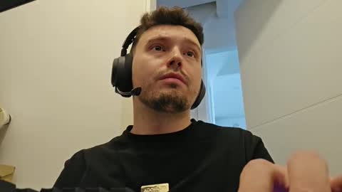 8inchdude93 online show from 09-15-25, 10:15