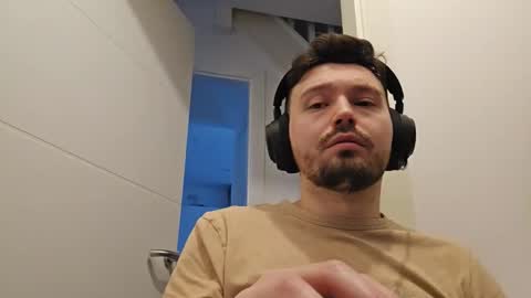 8inchdude93 online show from 03-01-26, 08:38