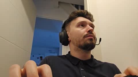 8inchdude93 online show from 03-29-26, 03:56