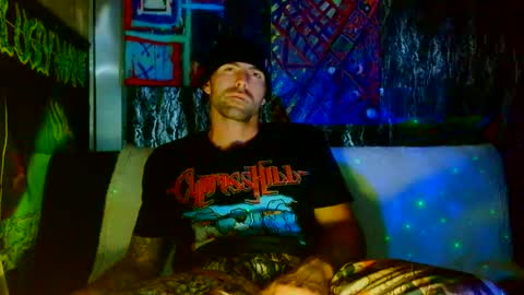 EvelDicknievel1 online show from 10-19-25, 11:00