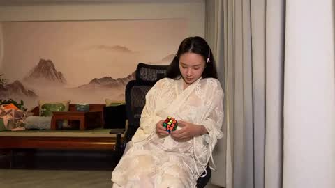 Snapshot of 9567gigi chatting on 05-16-26, 01:54 lily online show from 05-16-26, 01:54