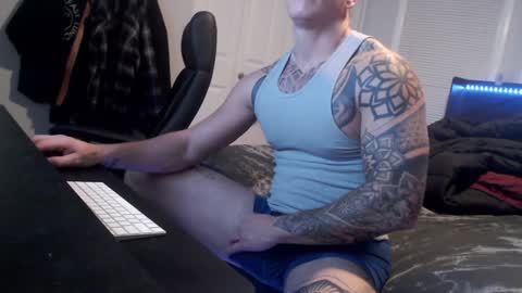 9inchbulll online show from 12-18-24, 04:42