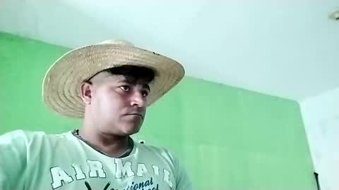 9vinhocamshow online show from 02-22-25, 04:40