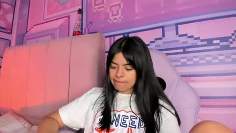 Snapshot of _18alice chatting on 05-16-26, 10:36 Alice online show from 05-16-26, 10:36