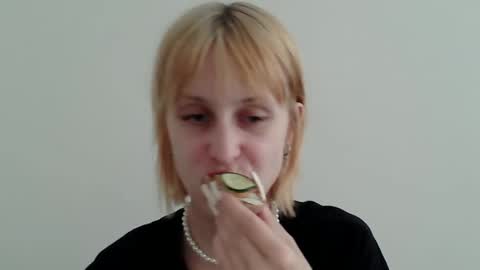 Abby online show from 09-11-25, 08:25