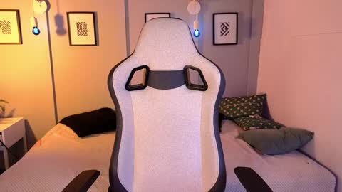 abigaill online show from 12-14-24, 04:56