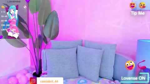 Snapshot of _abril77 chatting on 12-15-25, 11:20 Abril online show from 12-15-25, 11:20