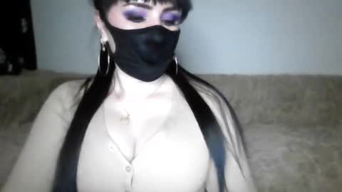 Snapshot of _adela_c chatting on 01-14-25, 10:12 Adela online show from 01-14-25, 10:12