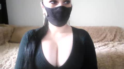 Snapshot of _adela_c chatting on 05-10-26, 02:44 Adela online show from 05-10-26, 02:44
