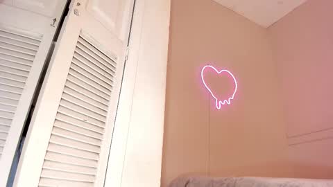 _aleja_x online show from 10-25-25, 11:40