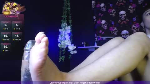 Snapshot of _alhanna chatting on 11-21-25, 10:08 Alhanna online show from 11-21-25, 10:08