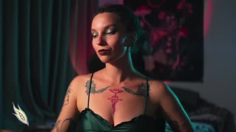 Snapshot of _alicemorrison_ chatting on 12-21-24, 04:46 Alice Morrison Mistress Datura online show from 12-21-24, 04:46