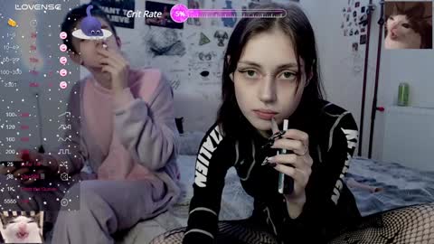 Snapshot of _alisa_in_wonderland chatting on 02-02-25, 03:17 Charlotte and Alex online show from 02-02-25, 03:17