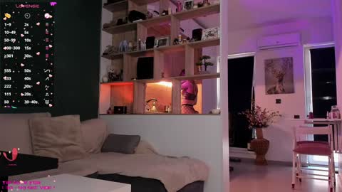 Mia online show from 01-16-25, 01:25